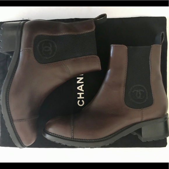Chanel Brown & Black cap toe Chelsea boots. Sz 39 - Picture 7 of 8